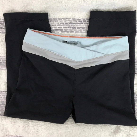 Victoria's Secret Pants - Victoria’s Secret Activewear Capri Yoga Pants S